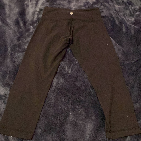 Lululemon cropped leggings - Picture 2 of 2